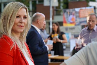 Aldona Niemczyk und Spitzenkandidat Kai Wegner MdB